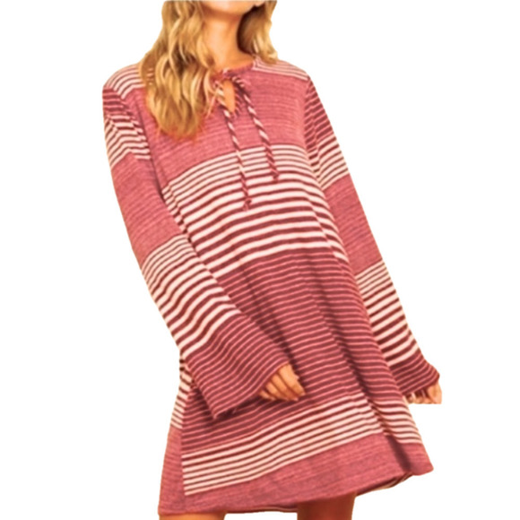 Sweater Dress Long Sleeve Bell Sleeve Clay Red + Natural Size MEDIUM New NWT - Picture 2 of 8